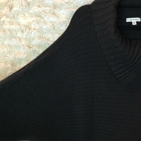 Max Studio Black Tunic Sweater, Super Soft, Stretchy, size XL - Picture 9 of 13